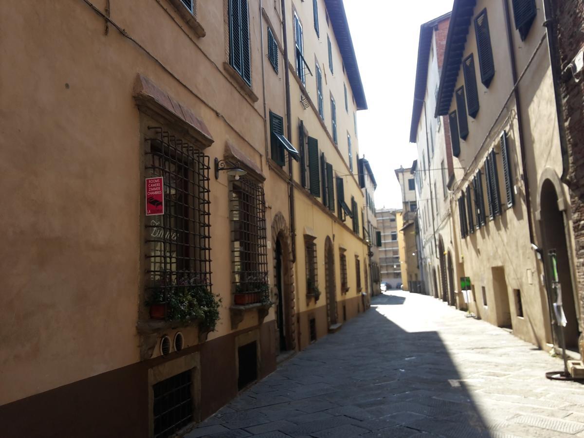 Studio In Centre Apartment Lucca Bagian luar foto