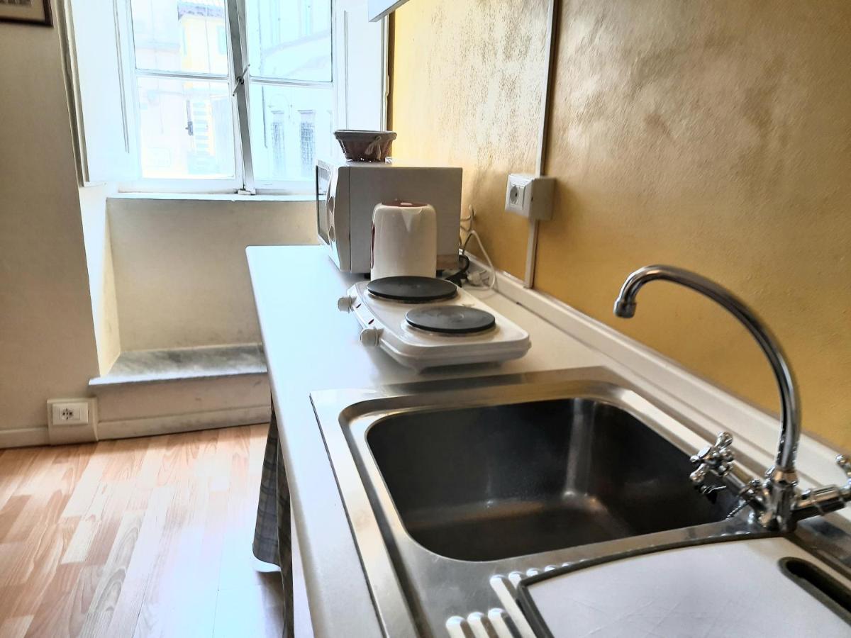Studio In Centre Apartment Lucca Bagian luar foto